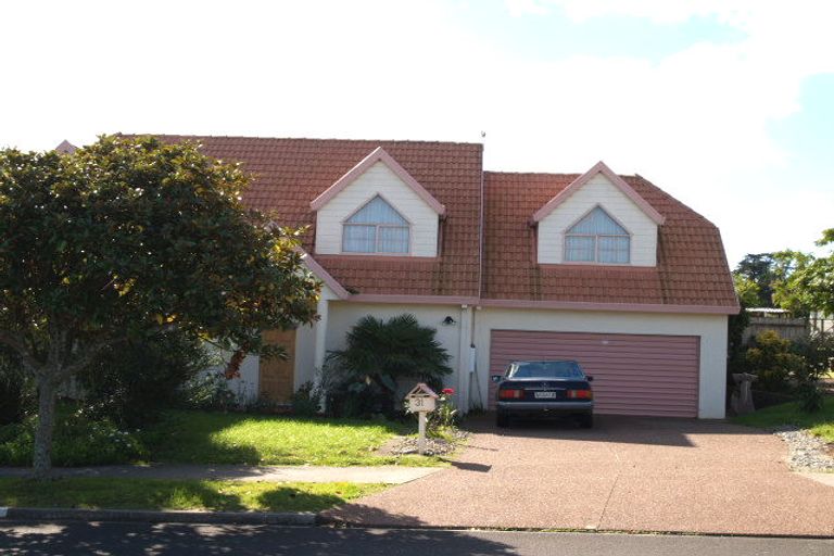 Photo of property in 31 Frank Nobilo Drive, Golflands, Auckland, 2013