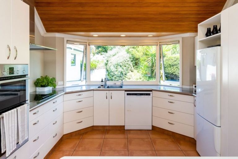 Photo of property in 1 Tauroa Road, Havelock North, 4130