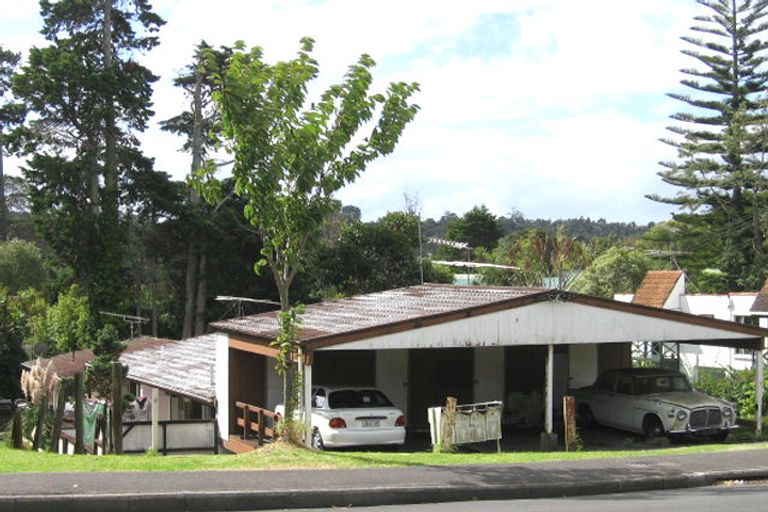 Photo of property in 2/168 Beach Haven Road, Beach Haven, Auckland, 0626