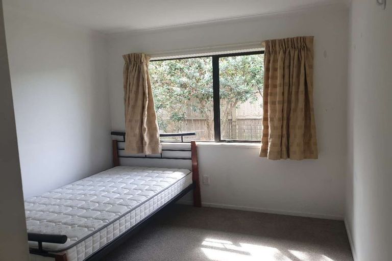 Photo of property in 2/60 Orangewood Drive, Northpark, Auckland, 2013