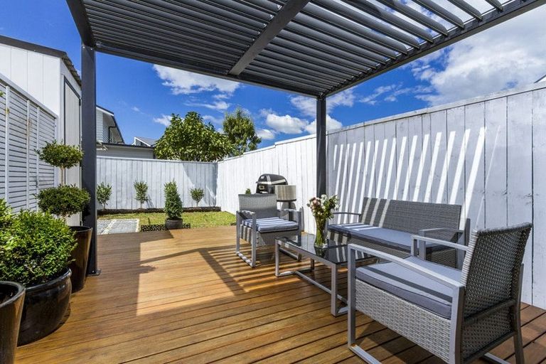 Photo of property in 11 Spotted Dove Road, Hobsonville, Auckland, 0616