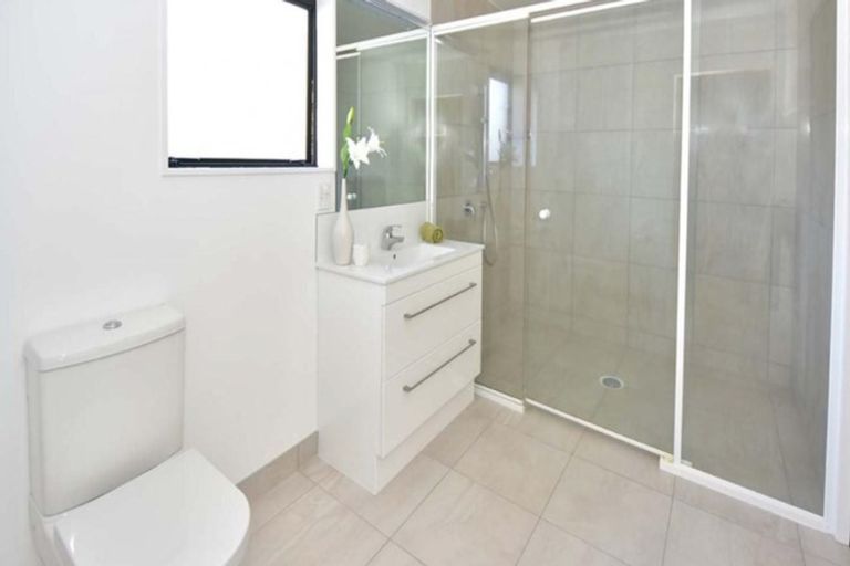 Photo of property in 11a Pine Road, Orewa, 0931