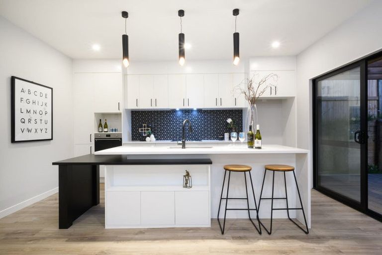 Photo of property in 124 San Valentino Drive, Henderson, Auckland, 0612