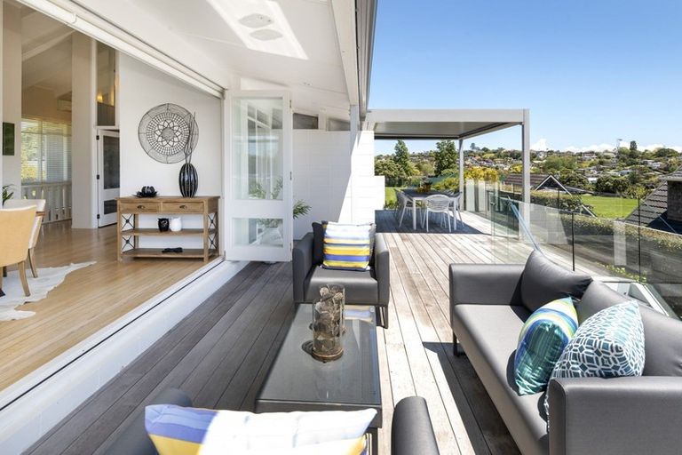 Photo of property in 144 Mellons Bay Road, Mellons Bay, Auckland, 2014