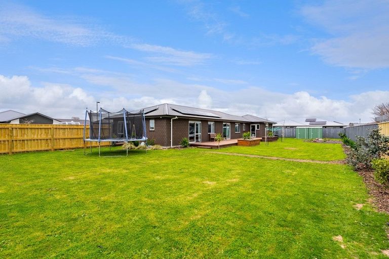 Photo of property in 1 Routhan Way, Carterton, 5713