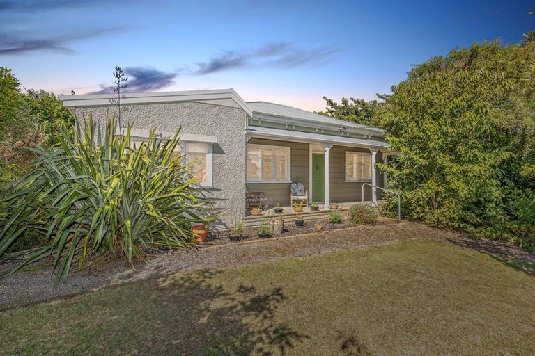 Photo of property in 42 Gloag Street, Waverley, 4510