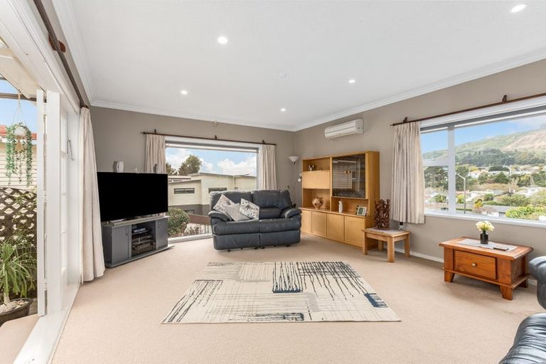 Photo of property in 351 Main Road, Tawa, Wellington, 5028