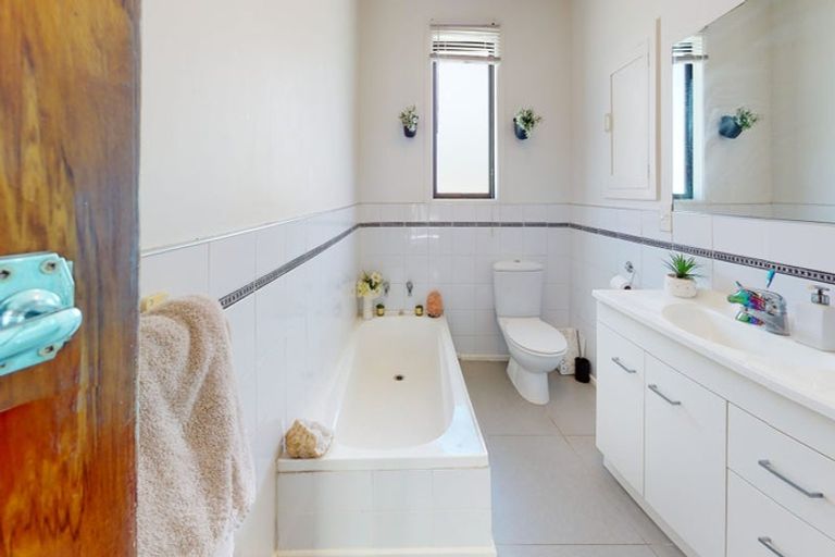 Photo of property in 66 Tancred Street, Rakaia, 7710