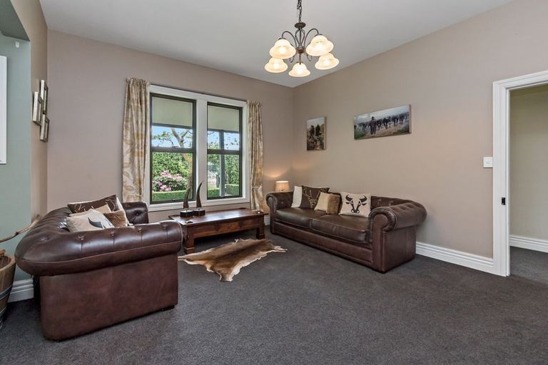 Photo of property in 8 Cross Street, Coalgate, 7673