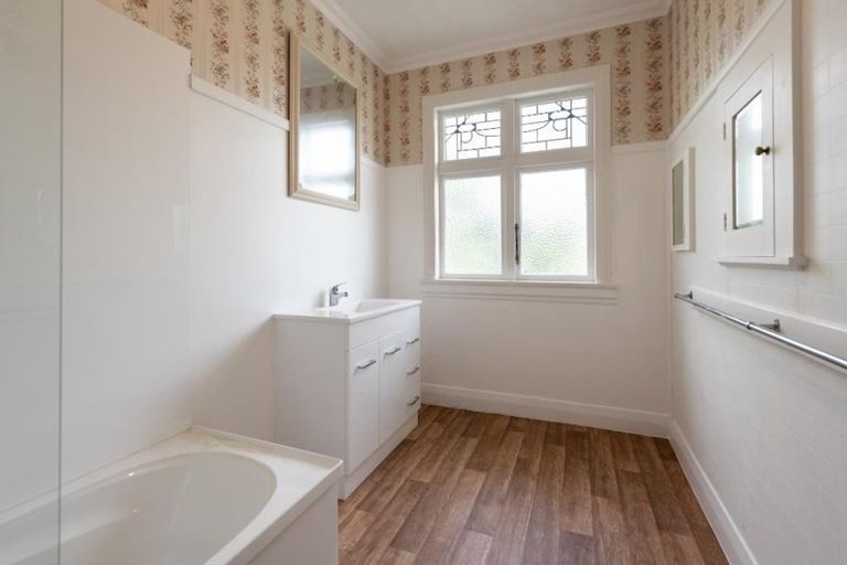 Photo of property in 71 Cockayne Road, Khandallah, Wellington, 6035