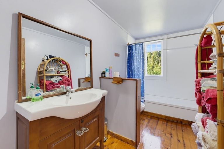 Photo of property in 10 Montaine Place, Maungaturoto, 0520