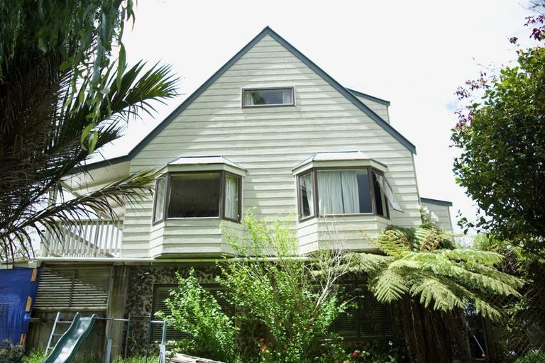 Photo of property in 9b Trotting Course Drive, Kumeu, 0891