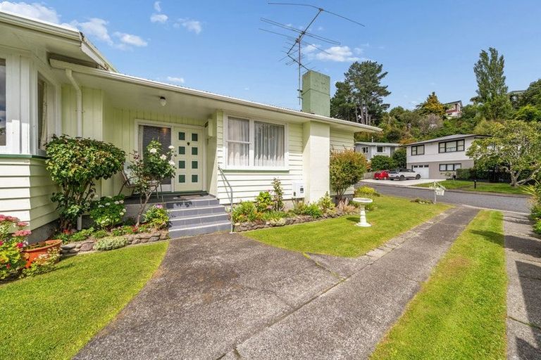 Photo of property in 17 Deller Grove, Silverstream, Upper Hutt, 5019