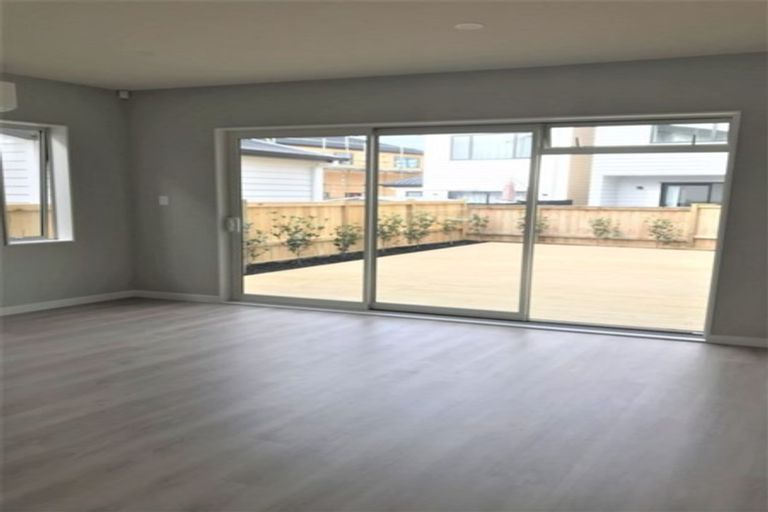 Photo of property in 12 Roa Avenue, Hobsonville, Auckland, 0616