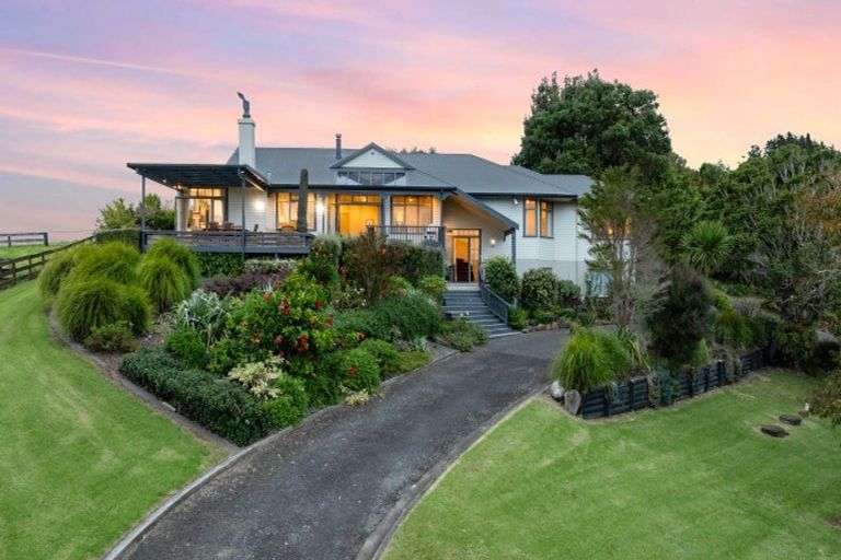 Photo of property in 25 Rewa Rewa Valley, Tairua, 3508