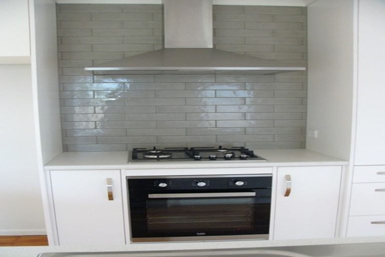 Photo of property in 56 Southsea Crescent, Silverdale, Hamilton, 3216