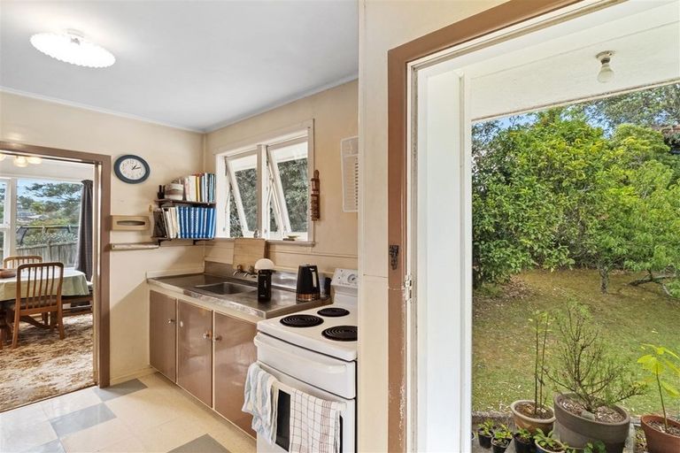 Photo of property in 37 Linwood Avenue, Forrest Hill, Auckland, 0620