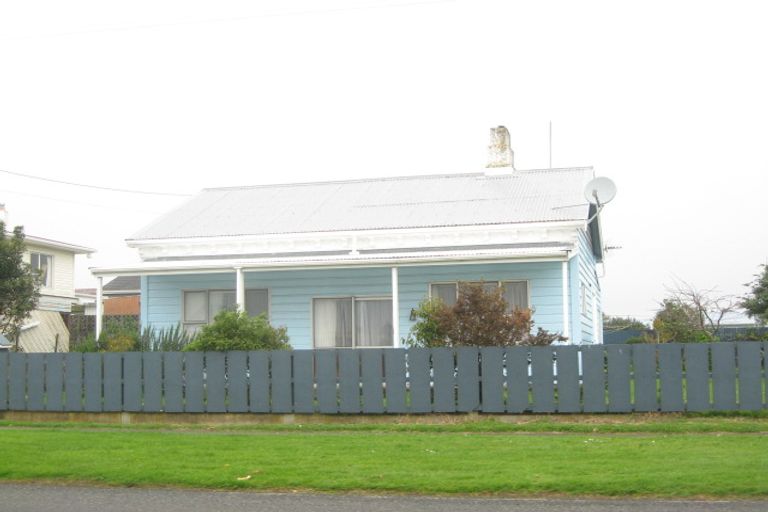 Photo of property in 41 Parris Street, Waitara, 4320