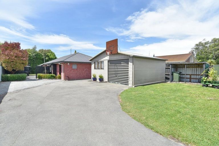 Photo of property in 16 Bush Street, Rangiora, 7400