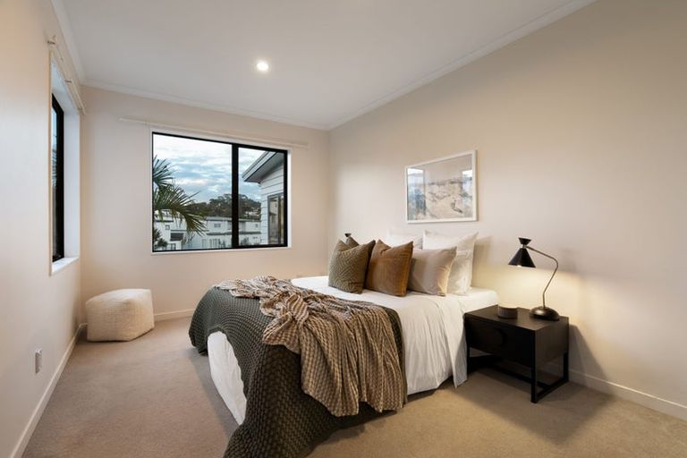 Photo of property in 43 Hornbill Drive, Fairview Heights, Auckland, 0632