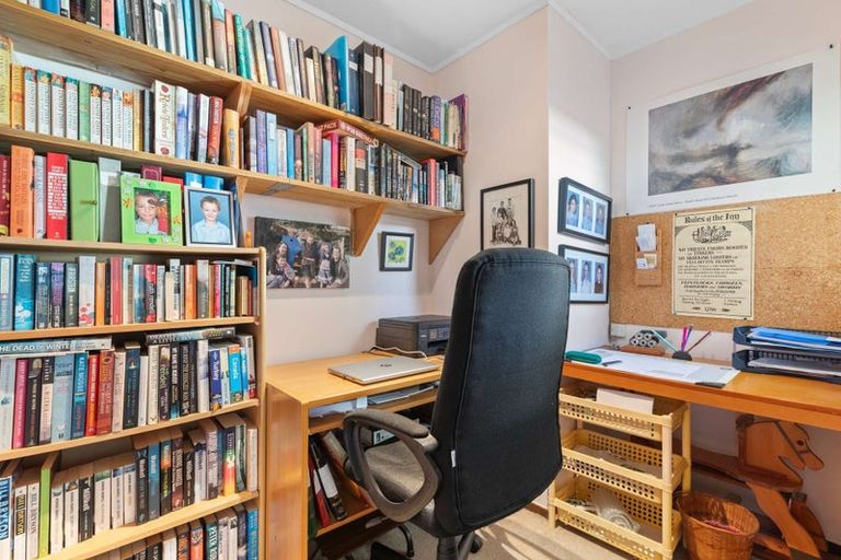 Photo of property in 4 Cemetery Road, Waiuku, 2123