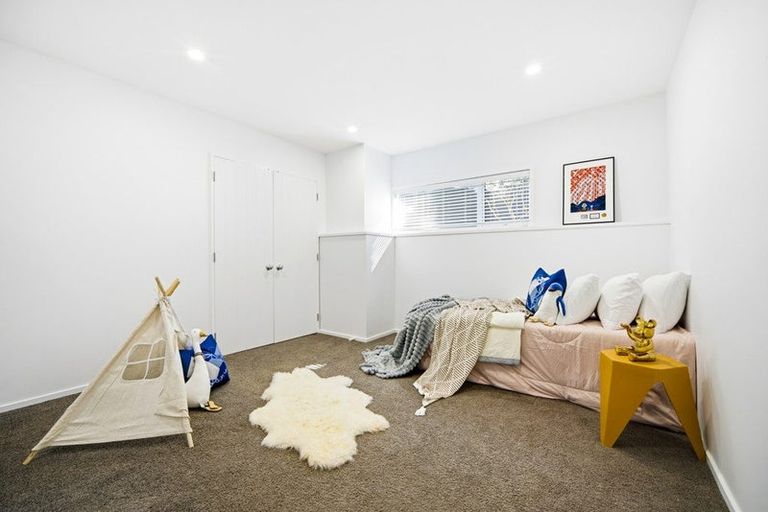 Photo of property in 14 Landing Drive, Albany, Auckland, 0632