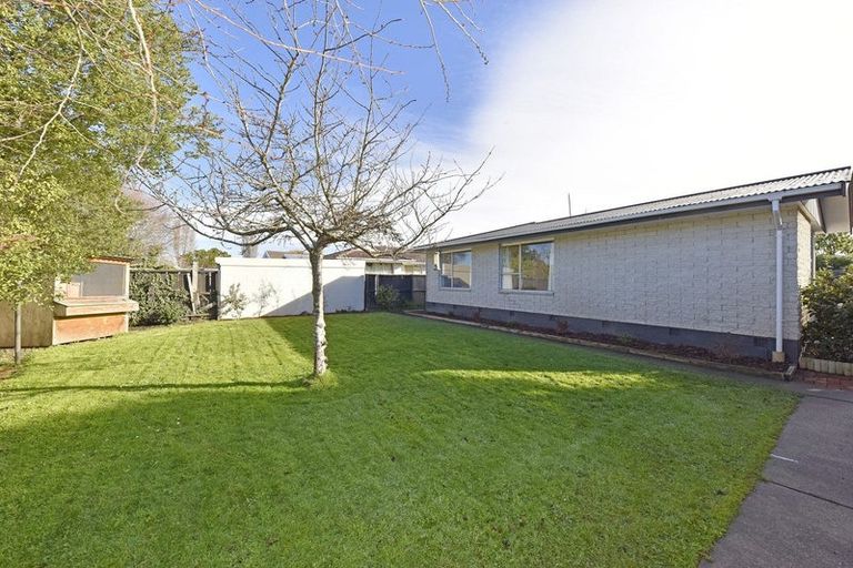 Photo of property in 32 Charnwood Crescent, Bishopdale, Christchurch, 8051