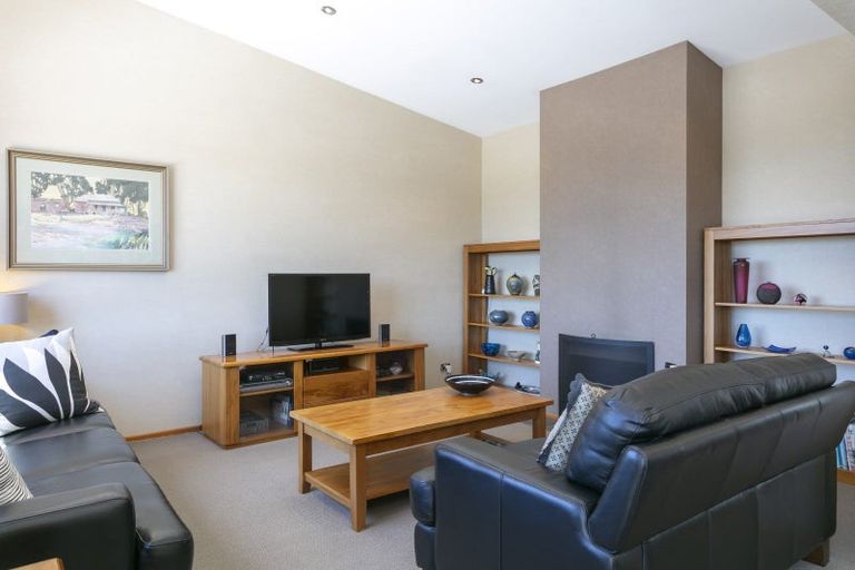 Photo of property in 10 Cameron Drive, Acacia Bay, Taupo, 3385