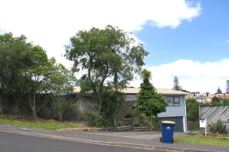 Photo of property in 26 Gatman Street, Birkdale, Auckland, 0626