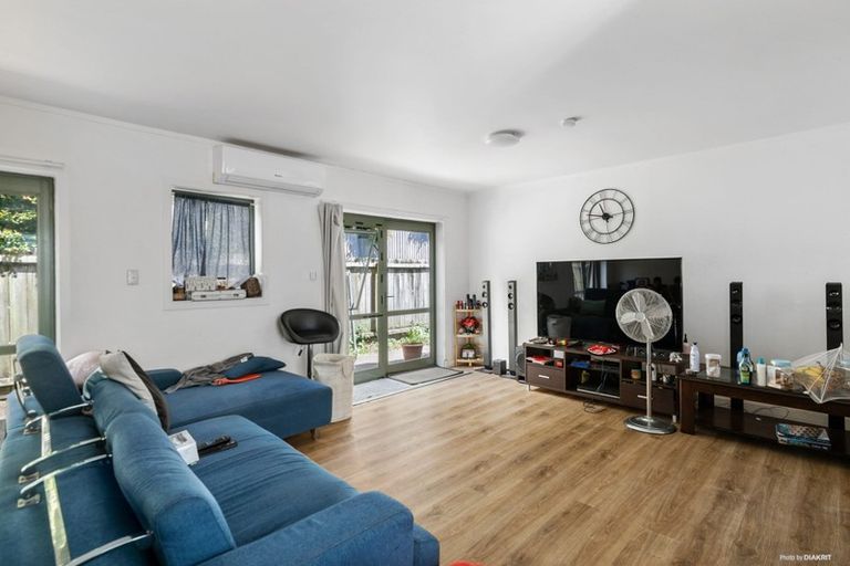 Photo of property in 2/21 Grove Road, Sandringham, Auckland, 1025