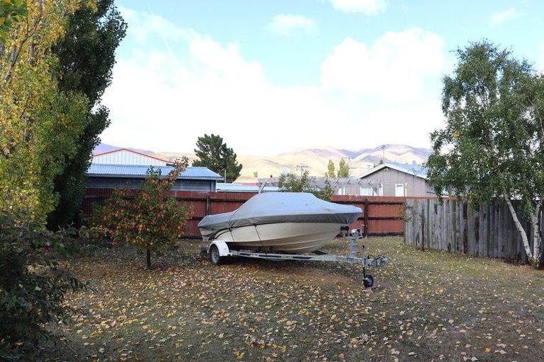 Photo of property in 39 Waitaki Drive East, Otematata, 9412