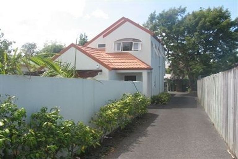 Photo of property in 2/6 Nile Road, Milford, Auckland, 0620