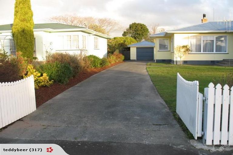 Photo of property in 11 Galway Avenue, Hokowhitu, Palmerston North, 4410