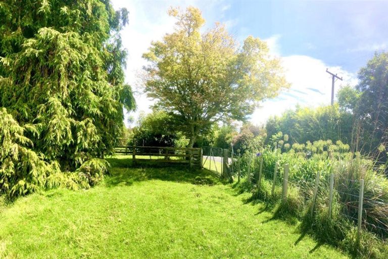 Photo of property in 945 Makaretu Road, Ashley Clinton, Takapau, 4286