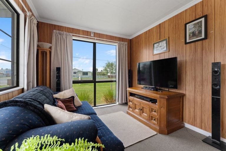 Photo of property in 5 Linklater Avenue, Foxton Beach, Foxton, 4815