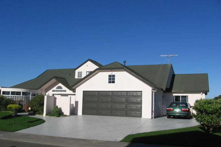 Photo of property in 8 Norwood Place, Johnsonville, Wellington, 6037