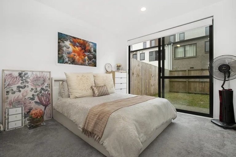 Photo of property in 7 Bloom Crescent, Sunnyvale, Auckland, 0612