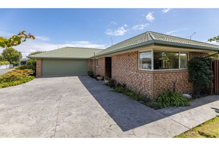 Photo of property in 3 Farquhars Road, Redwood, Christchurch, 8051