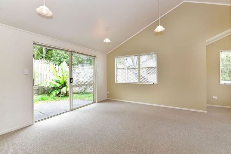 Photo of property in 2/372 Whangaparaoa Road, Stanmore Bay, Whangaparaoa, 0932