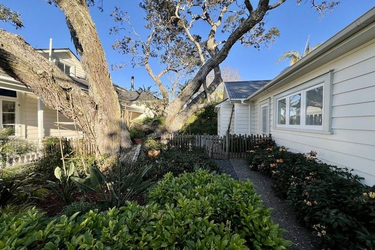 Photo of property in 1 Mozeley Avenue, Devonport, Auckland, 0624