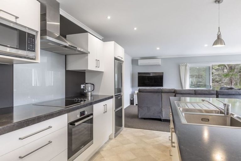 Photo of property in 12 Kuaka Crescent, Mangawhai, 0505