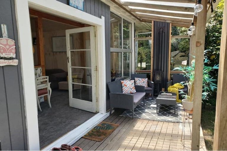 Photo of property in 18 Violet Street, Riverton/aparima, Riverton, 9822