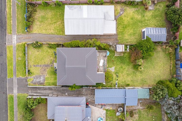 Photo of property in 16 Aotea Street, Castlecliff, Whanganui, 4501