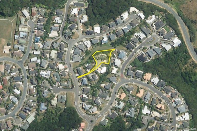 Photo of property in 28 Saint Ives Drive, Camborne, Porirua, 5026