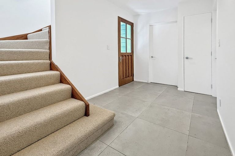 Photo of property in 31c Patanga Crescent, Thorndon, Wellington, 6011