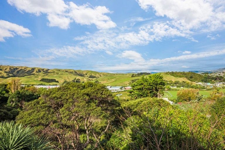 Photo of property in 56 Motuhara Road, Plimmerton, Porirua, 5026