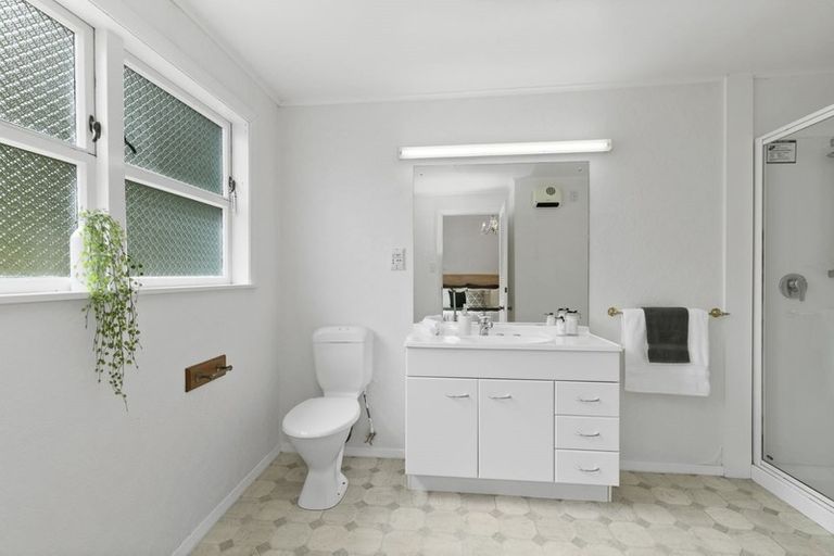 Photo of property in 49 Rona Street, Eastbourne, Lower Hutt, 5013