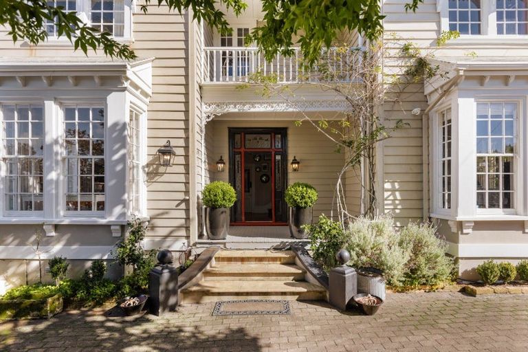 Photo of property in 52 Hinemoa Street, Birkenhead, Auckland, 0626