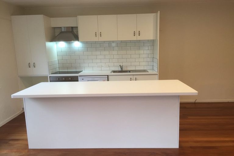 Photo of property in 132 Parkvale Road, Karori, Wellington, 6012