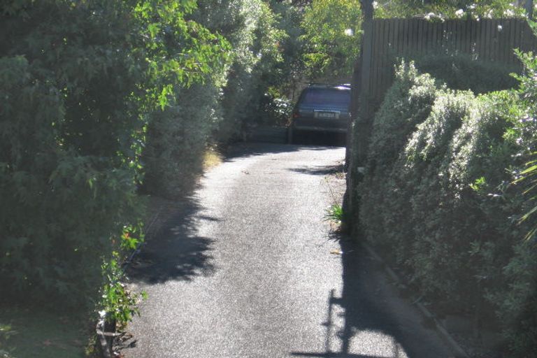 Photo of property in 2/11 Korotaha Terrace, Rothesay Bay, Auckland, 0630